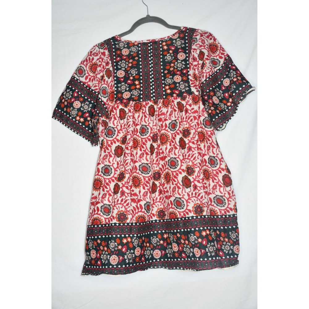 Cool and Beautiful Villa blouse‎ Size Med.